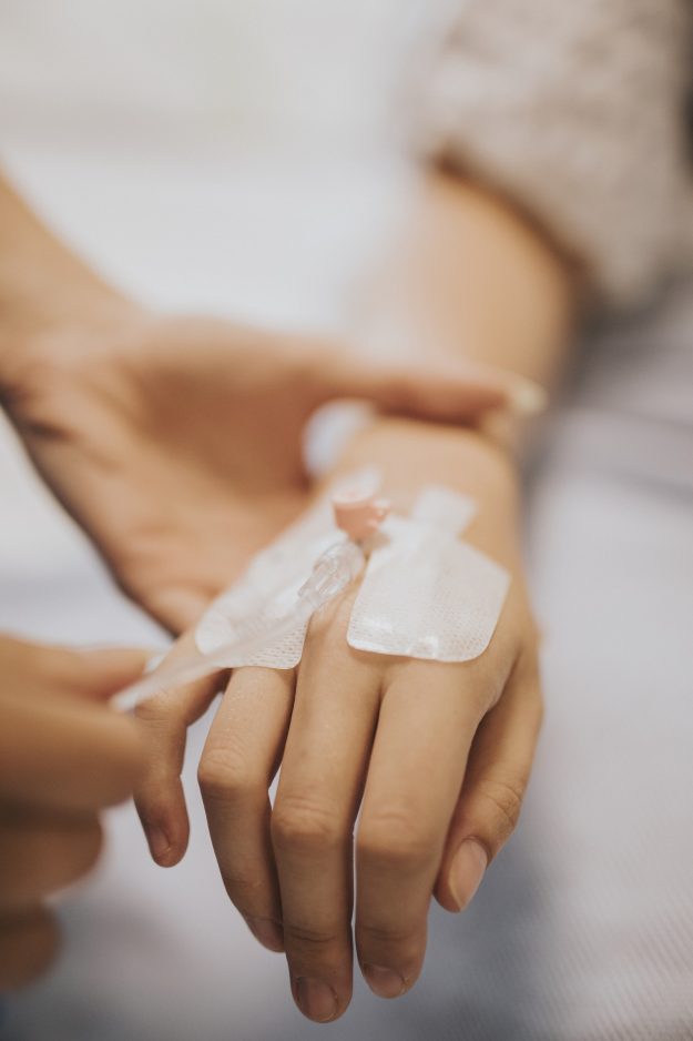 Infuus-kanker-sick-and-sex